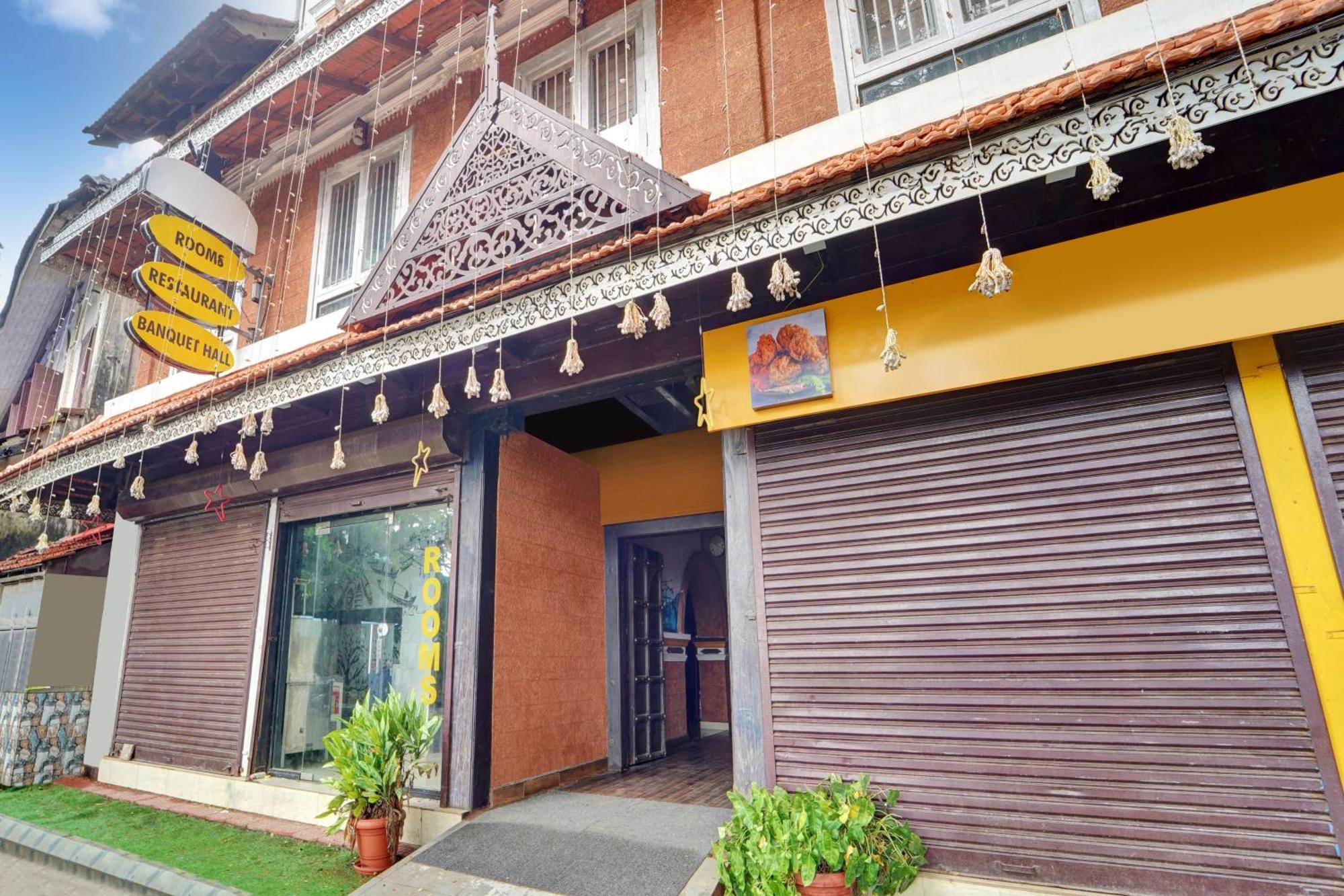 Super Collection O Calvathy Road Near Fort Kochi Exterior foto